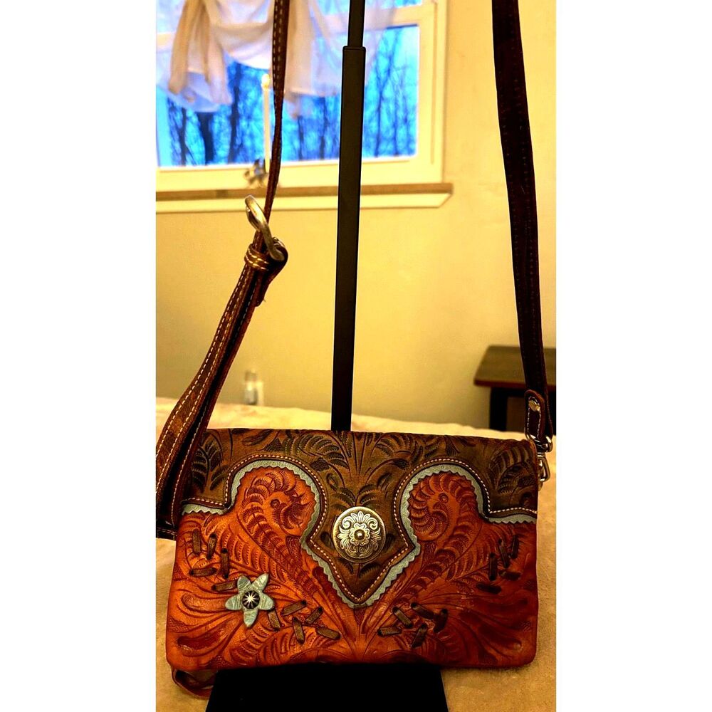 American West Desert Hand-tooled Wildflower Crossbody Bag/Wallet